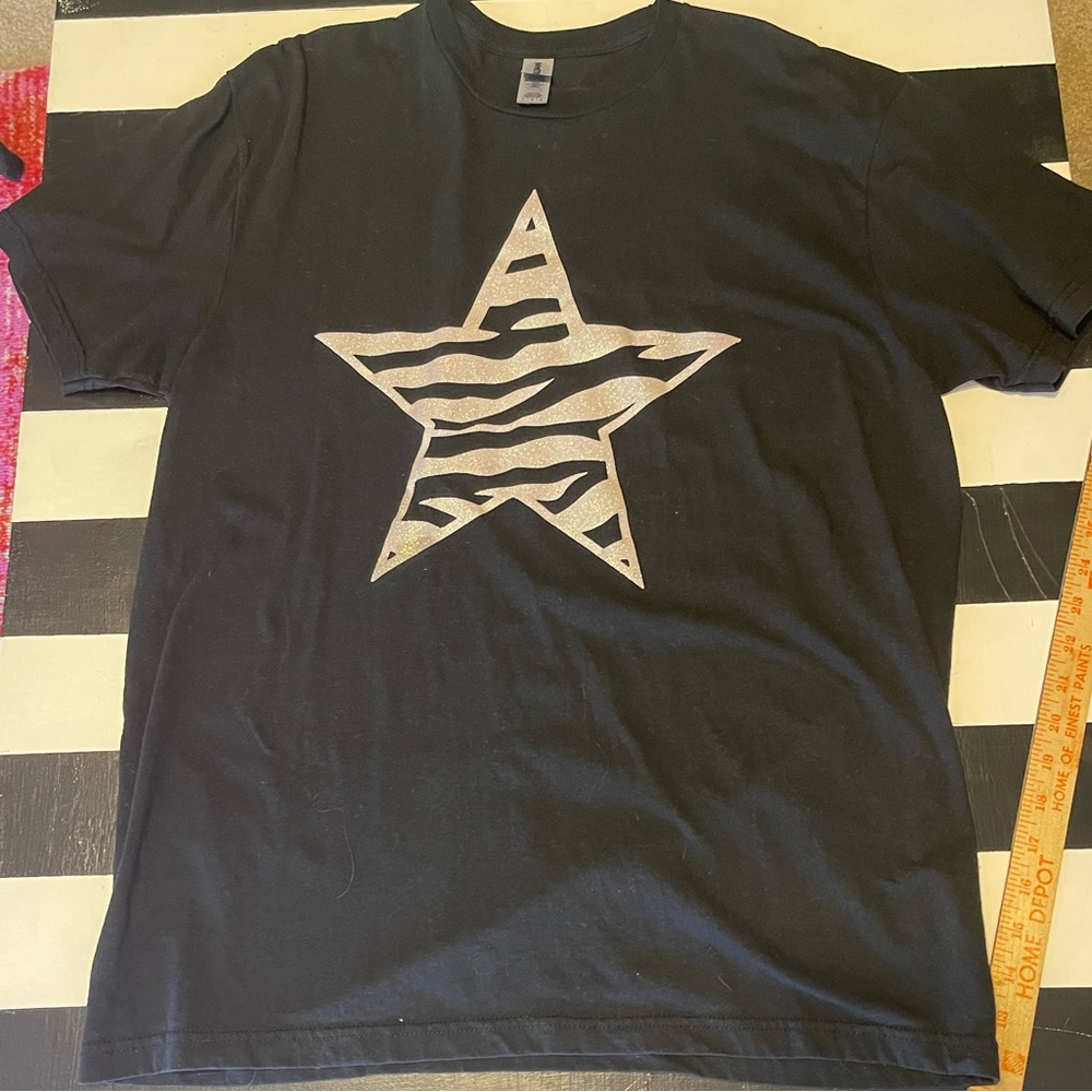 Graphic tee